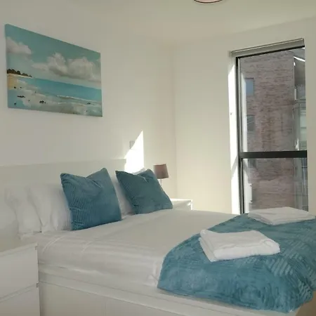 Aire Penthouse Leeds 2 Bed 2 Bath